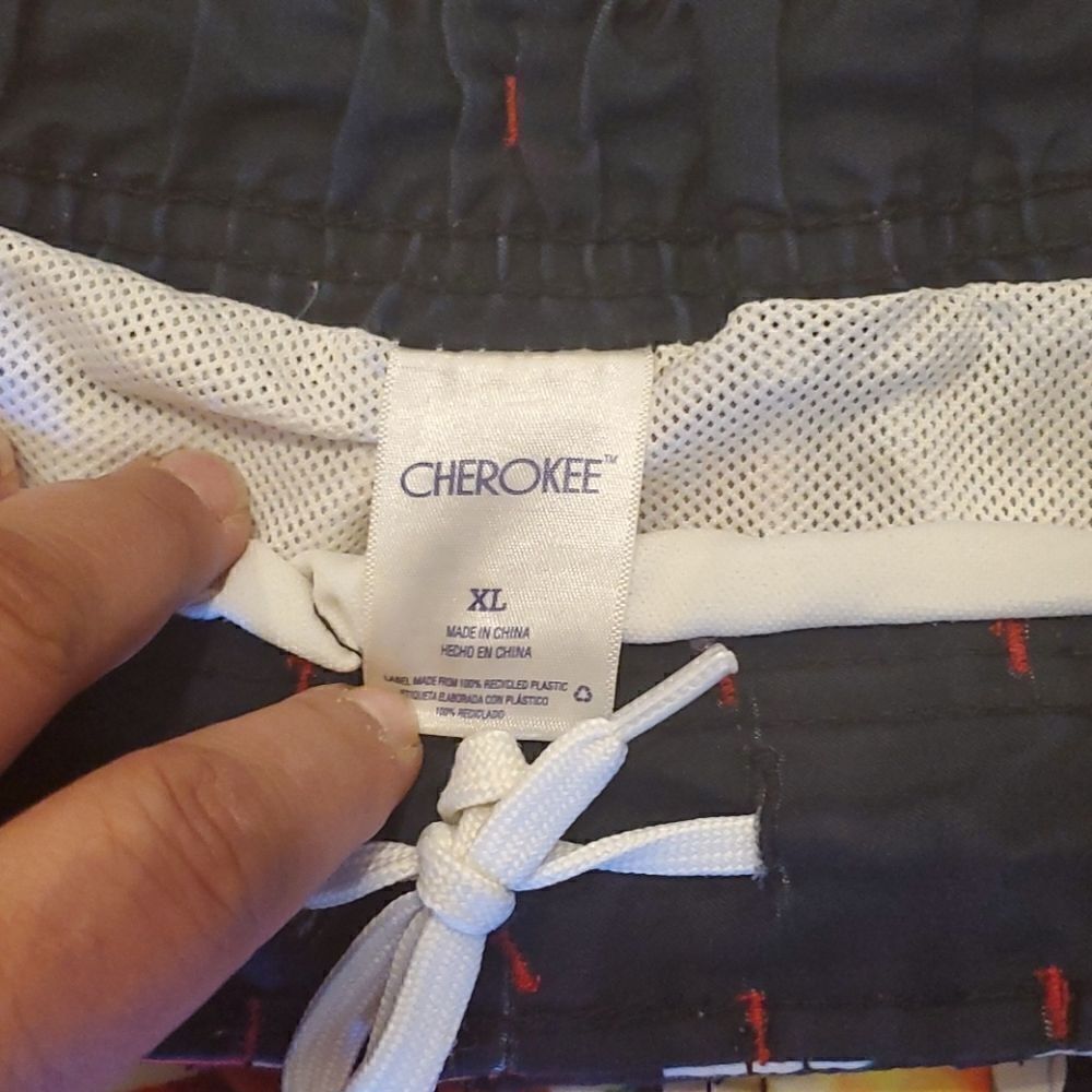 Boys Swim Trunks XL  - Picture 4 of 5